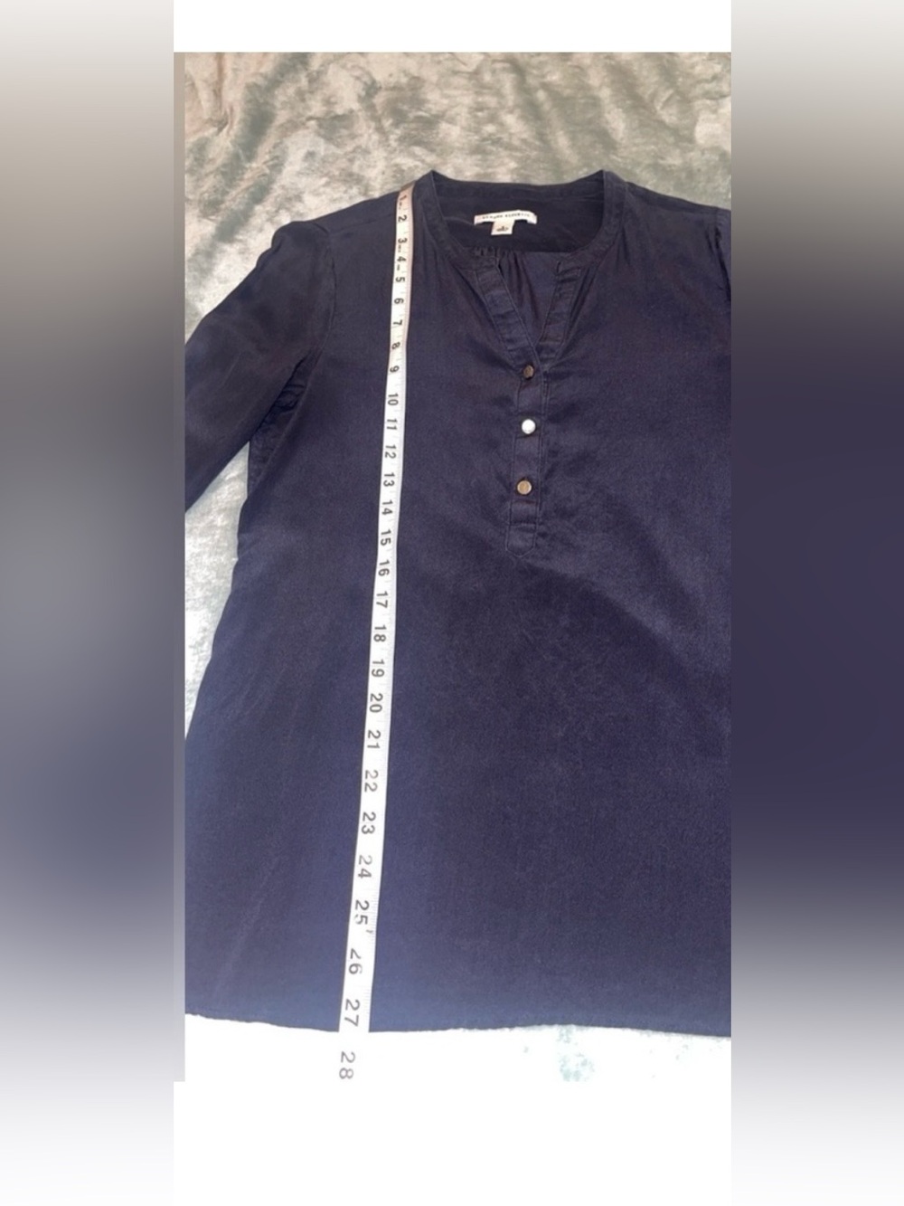 Banana Republic 100% Silk Navy Blue Henley Blouse Long Sleeve Top Size Small - Picture 5 of 8